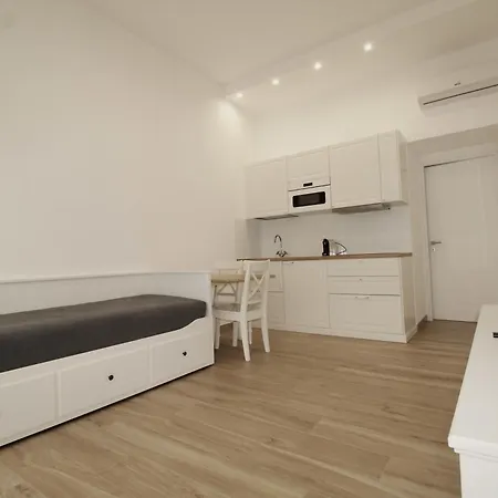 Logical Via P Rossi 19 Apartment Milan